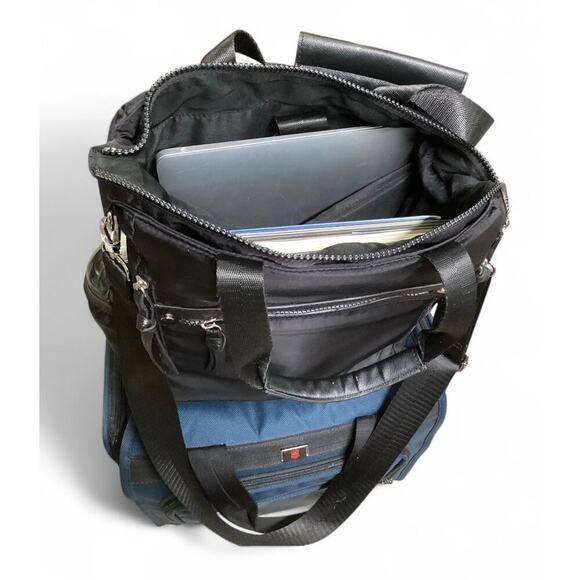 Laundry By Shelli Segal Black Nylon Tote/travel Bag Purse Silver Hardware - Picture 3 of 9